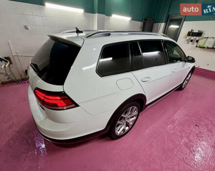 Белый Фольксваген Golf Alltrack, объемом двигателя 1.8 л и пробегом 58 тыс. км за 15999 $, фото 12 на Automoto.ua