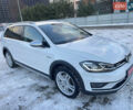Белый Фольксваген Golf Alltrack, объемом двигателя 2 л и пробегом 210 тыс. км за 18799 $, фото 1 на Automoto.ua