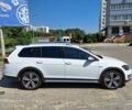 Белый Фольксваген Golf Alltrack, объемом двигателя 1.97 л и пробегом 298 тыс. км за 17900 $, фото 5 на Automoto.ua
