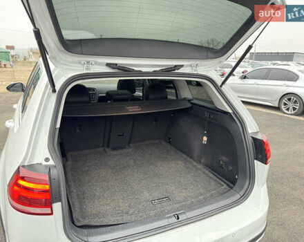 Белый Фольксваген Golf Alltrack, объемом двигателя 1.8 л и пробегом 262 тыс. км за 15500 $, фото 12 на Automoto.ua