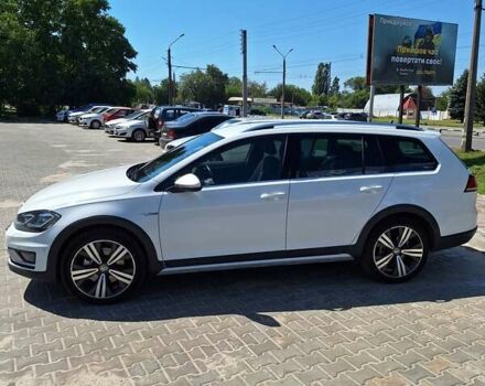 Белый Фольксваген Golf Alltrack, объемом двигателя 1.97 л и пробегом 298 тыс. км за 17900 $, фото 1 на Automoto.ua