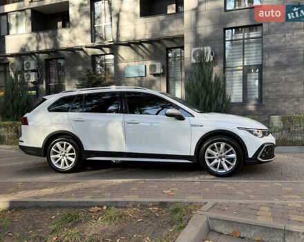 Білий Фольксваген Golf Alltrack, об'ємом двигуна 2 л та пробігом 198 тис. км за 24900 $, фото 4 на Automoto.ua