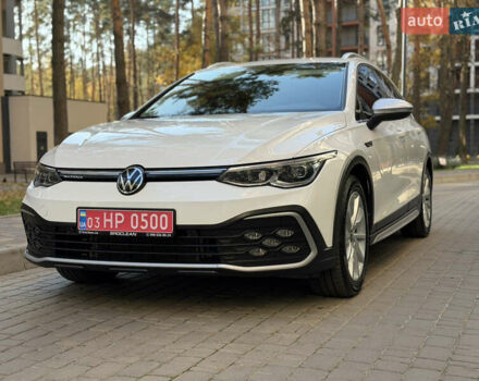 Білий Фольксваген Golf Alltrack, об'ємом двигуна 2 л та пробігом 198 тис. км за 24900 $, фото 6 на Automoto.ua