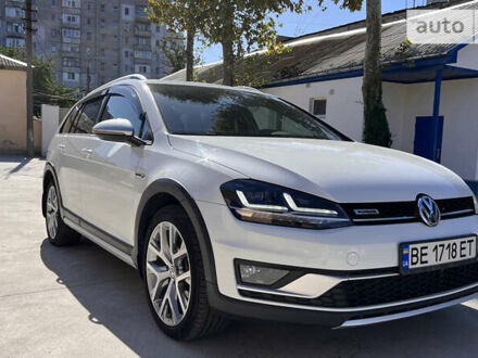 Білий Фольксваген Golf Alltrack, об'ємом двигуна 1.8 л та пробігом 78 тис. км за 17700 $, фото 1 на Automoto.ua