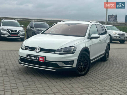 Белый Фольксваген Golf Alltrack, объемом двигателя 2 л и пробегом 287 тыс. км за 14540 $, фото 1 на Automoto.ua