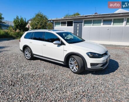 Белый Фольксваген Golf Alltrack, объемом двигателя 1.8 л и пробегом 119 тыс. км за 15300 $, фото 1 на Automoto.ua