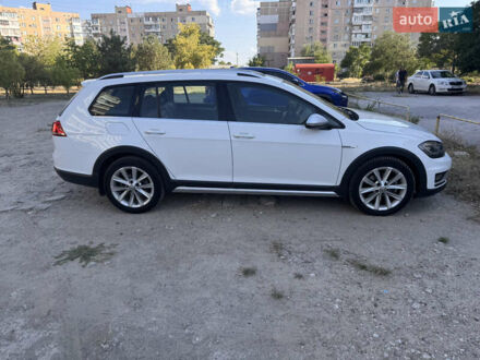 Белый Фольксваген Golf Alltrack, объемом двигателя 1.8 л и пробегом 107 тыс. км за 15000 $, фото 1 на Automoto.ua