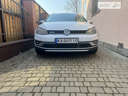 Фольксваген Golf Alltrack 2017 в Киеве на Automoto.ua Белый Фольксваген Golf Alltrack, объемом двигателя 1.8 л и пробегом 96 тыс. км за 14100 $, фото 1 на Automoto.ua