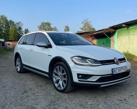 Белый Фольксваген Golf Alltrack, объемом двигателя 1.8 л и пробегом 113 тыс. км за 17200 $, фото 1 на Automoto.ua