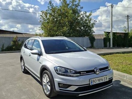 Белый Фольксваген Golf Alltrack, объемом двигателя 2 л и пробегом 192 тыс. км за 18800 $, фото 1 на Automoto.ua