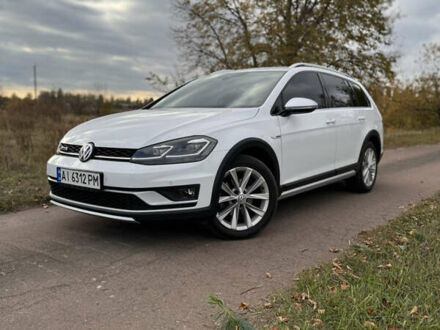 Фольксваген Golf Alltrack 2018 в Киеве на Automoto.ua Белый Фольксваген Golf Alltrack, объемом двигателя 2 л и пробегом 244 тыс. км за 16500 $, фото 1 на Automoto.ua