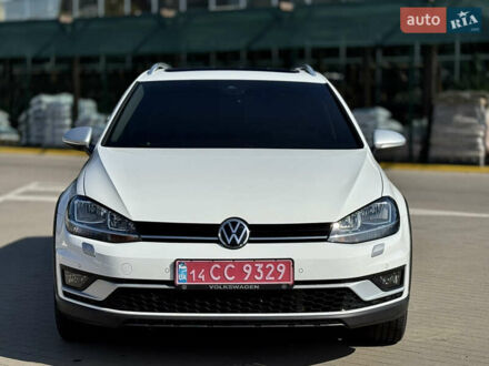 Білий Фольксваген Golf Alltrack, об'ємом двигуна 1.8 л та пробігом 200 тис. км за 19999 $, фото 1 на Automoto.ua