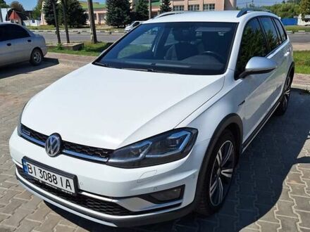 Белый Фольксваген Golf Alltrack, объемом двигателя 1.97 л и пробегом 298 тыс. км за 17900 $, фото 1 на Automoto.ua