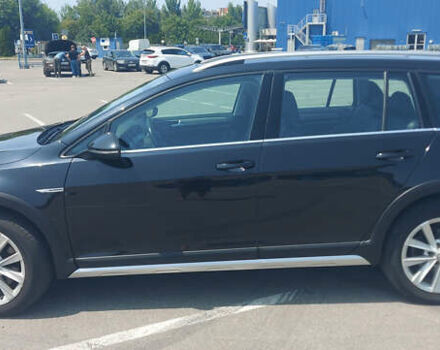Черный Фольксваген Golf Alltrack, объемом двигателя 1.8 л и пробегом 93 тыс. км за 11900 $, фото 2 на Automoto.ua
