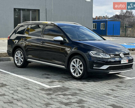 Черный Фольксваген Golf Alltrack, объемом двигателя 2 л и пробегом 267 тыс. км за 18500 $, фото 1 на Automoto.ua