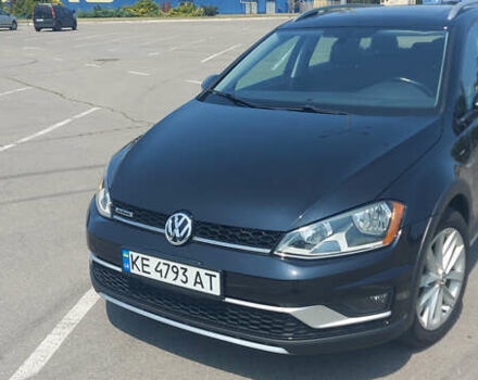 Черный Фольксваген Golf Alltrack, объемом двигателя 1.8 л и пробегом 93 тыс. км за 11900 $, фото 1 на Automoto.ua