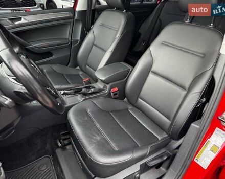 Красный Фольксваген Golf Alltrack, объемом двигателя 1.8 л и пробегом 133 тыс. км за 11980 $, фото 15 на Automoto.ua