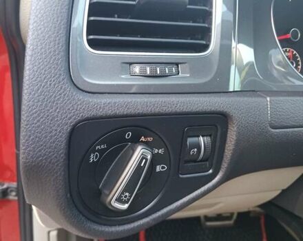 Красный Фольксваген Golf Alltrack, объемом двигателя 1.8 л и пробегом 132 тыс. км за 12000 $, фото 25 на Automoto.ua