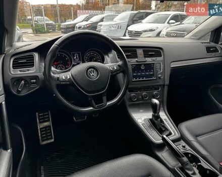 Красный Фольксваген Golf Alltrack, объемом двигателя 1.8 л и пробегом 133 тыс. км за 11980 $, фото 24 на Automoto.ua