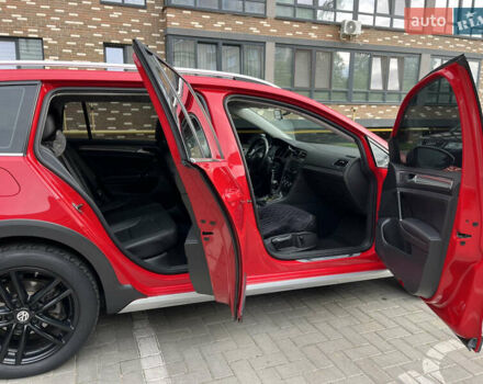 Красный Фольксваген Golf Alltrack, объемом двигателя 1.8 л и пробегом 208 тыс. км за 12499 $, фото 10 на Automoto.ua