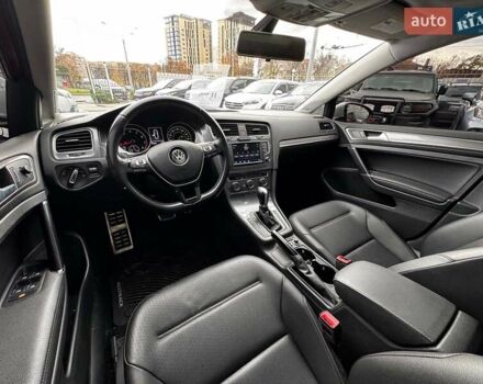 Красный Фольксваген Golf Alltrack, объемом двигателя 1.8 л и пробегом 133 тыс. км за 11980 $, фото 23 на Automoto.ua