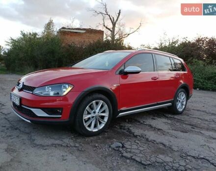 Красный Фольксваген Golf Alltrack, объемом двигателя 1.8 л и пробегом 132 тыс. км за 12000 $, фото 6 на Automoto.ua