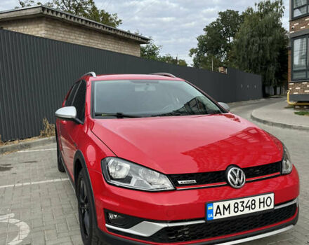 Красный Фольксваген Golf Alltrack, объемом двигателя 1.8 л и пробегом 208 тыс. км за 12499 $, фото 1 на Automoto.ua