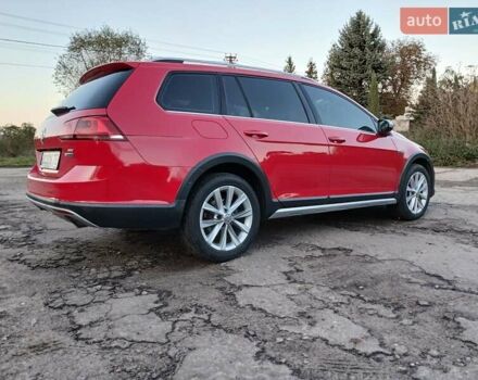 Красный Фольксваген Golf Alltrack, объемом двигателя 1.8 л и пробегом 132 тыс. км за 12000 $, фото 14 на Automoto.ua