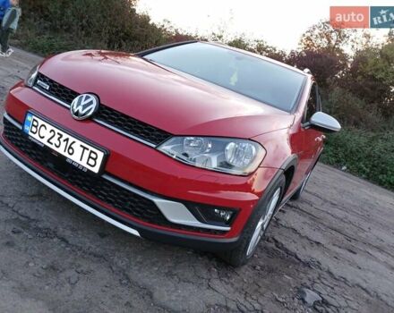 Красный Фольксваген Golf Alltrack, объемом двигателя 1.8 л и пробегом 132 тыс. км за 12000 $, фото 1 на Automoto.ua