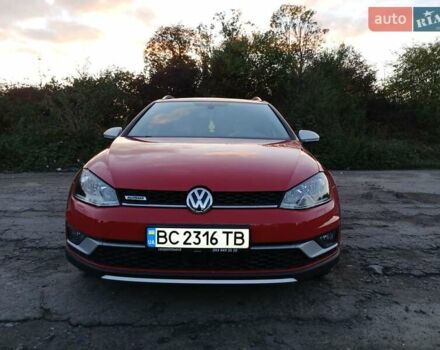 Красный Фольксваген Golf Alltrack, объемом двигателя 1.8 л и пробегом 132 тыс. км за 12000 $, фото 5 на Automoto.ua