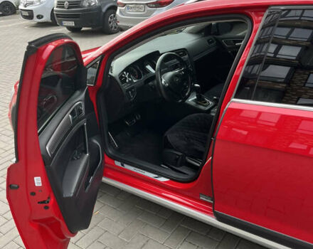 Красный Фольксваген Golf Alltrack, объемом двигателя 1.8 л и пробегом 208 тыс. км за 12499 $, фото 12 на Automoto.ua