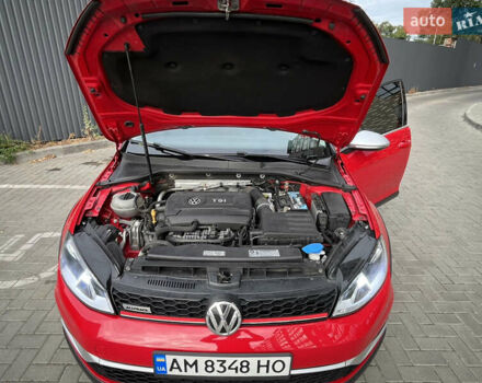 Красный Фольксваген Golf Alltrack, объемом двигателя 1.8 л и пробегом 208 тыс. км за 12499 $, фото 24 на Automoto.ua