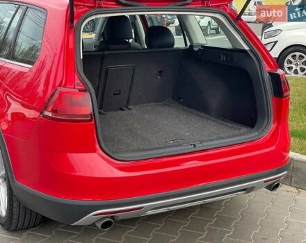 Красный Фольксваген Golf Alltrack, объемом двигателя 1.8 л и пробегом 78 тыс. км за 15850 $, фото 10 на Automoto.ua