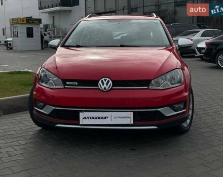 Красный Фольксваген Golf Alltrack, объемом двигателя 1.8 л и пробегом 78 тыс. км за 15850 $, фото 1 на Automoto.ua