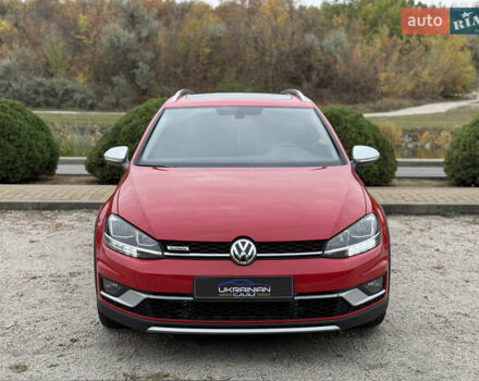 Красный Фольксваген Golf Alltrack, объемом двигателя 1.8 л и пробегом 45 тыс. км за 16300 $, фото 5 на Automoto.ua
