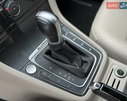 Красный Фольксваген Golf Alltrack, объемом двигателя 1.8 л и пробегом 45 тыс. км за 16300 $, фото 23 на Automoto.ua