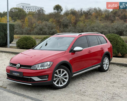 Красный Фольксваген Golf Alltrack, объемом двигателя 1.8 л и пробегом 45 тыс. км за 16300 $, фото 2 на Automoto.ua