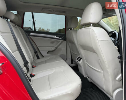 Красный Фольксваген Golf Alltrack, объемом двигателя 1.8 л и пробегом 45 тыс. км за 16300 $, фото 31 на Automoto.ua