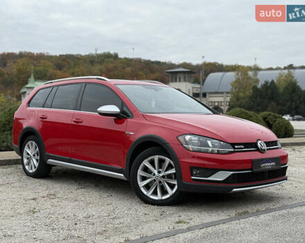 Красный Фольксваген Golf Alltrack, объемом двигателя 1.8 л и пробегом 45 тыс. км за 16300 $, фото 1 на Automoto.ua