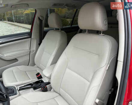 Красный Фольксваген Golf Alltrack, объемом двигателя 1.8 л и пробегом 45 тыс. км за 16300 $, фото 18 на Automoto.ua