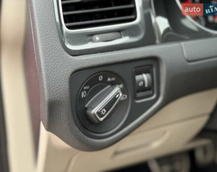 Красный Фольксваген Golf Alltrack, объемом двигателя 1.8 л и пробегом 45 тыс. км за 16300 $, фото 19 на Automoto.ua