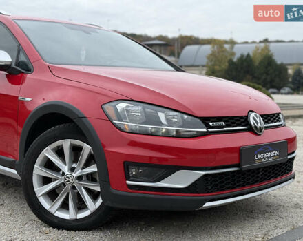Красный Фольксваген Golf Alltrack, объемом двигателя 1.8 л и пробегом 45 тыс. км за 16300 $, фото 12 на Automoto.ua