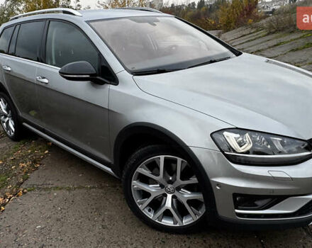 Серый Фольксваген Golf Alltrack, объемом двигателя 1.97 л и пробегом 263 тыс. км за 15555 $, фото 1 на Automoto.ua