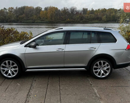 Серый Фольксваген Golf Alltrack, объемом двигателя 1.97 л и пробегом 263 тыс. км за 15555 $, фото 2 на Automoto.ua