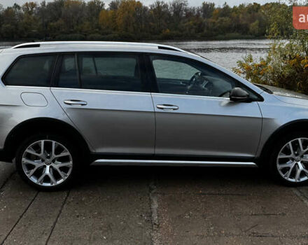 Серый Фольксваген Golf Alltrack, объемом двигателя 1.97 л и пробегом 263 тыс. км за 15555 $, фото 3 на Automoto.ua