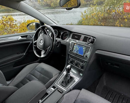 Серый Фольксваген Golf Alltrack, объемом двигателя 1.97 л и пробегом 263 тыс. км за 15555 $, фото 28 на Automoto.ua