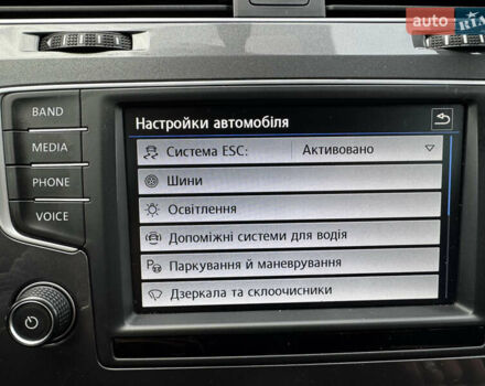 Серый Фольксваген Golf Alltrack, объемом двигателя 1.97 л и пробегом 263 тыс. км за 15555 $, фото 22 на Automoto.ua