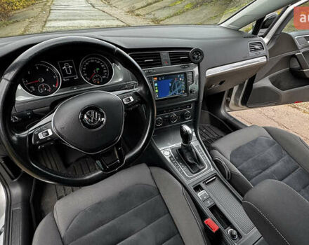Серый Фольксваген Golf Alltrack, объемом двигателя 1.97 л и пробегом 263 тыс. км за 15555 $, фото 19 на Automoto.ua
