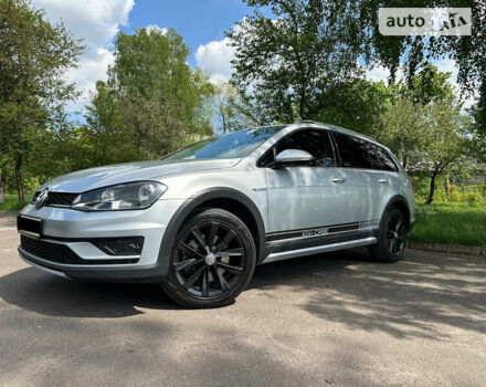 Серый Фольксваген Golf Alltrack, объемом двигателя 1.8 л и пробегом 95 тыс. км за 14300 $, фото 2 на Automoto.ua