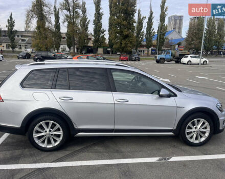 Серый Фольксваген Golf Alltrack, объемом двигателя 1.8 л и пробегом 92 тыс. км за 16600 $, фото 2 на Automoto.ua